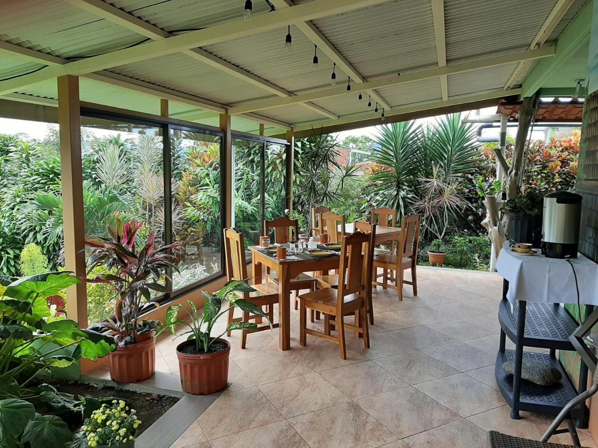 Marita'S Bed And Breakfast นวยโว อาเรนัล ภายนอก รูปภาพ