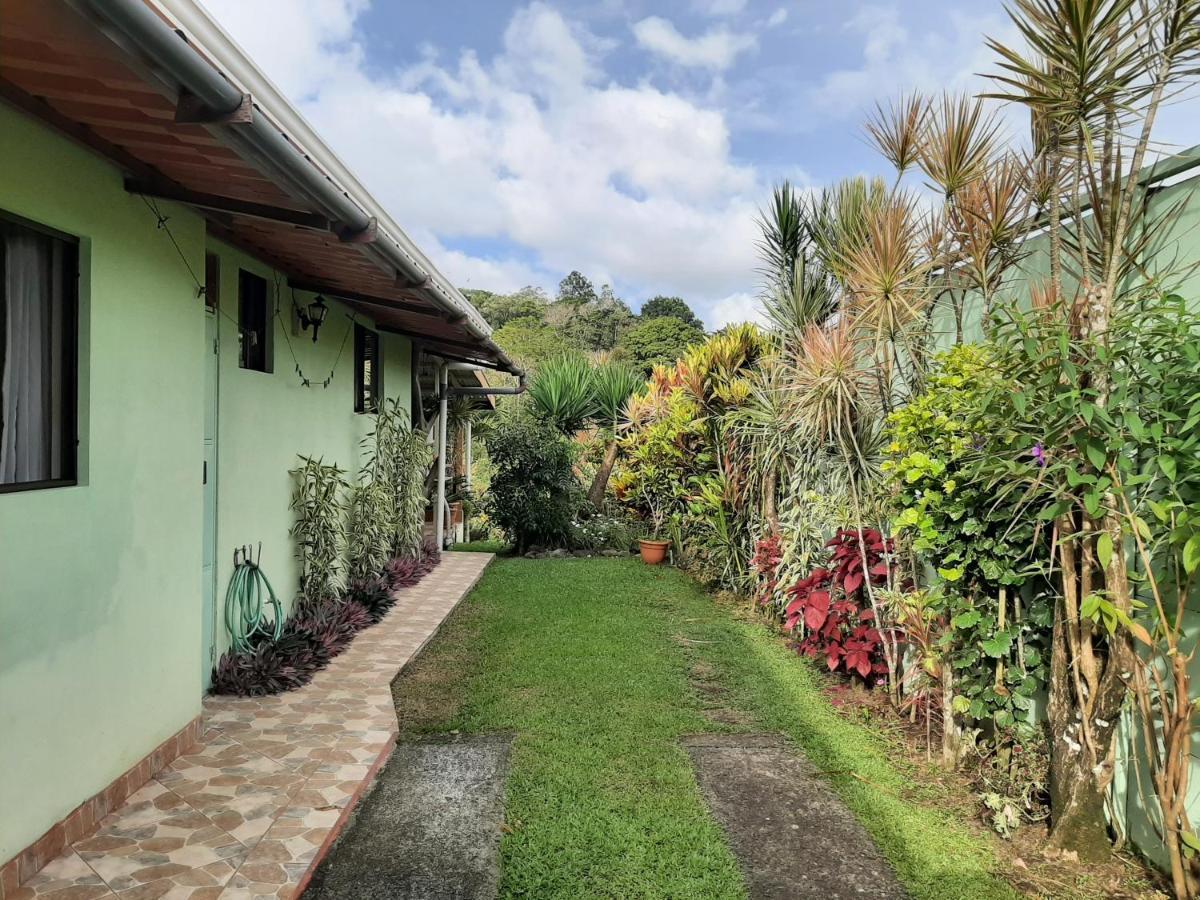 Marita'S Bed And Breakfast นวยโว อาเรนัล ภายนอก รูปภาพ